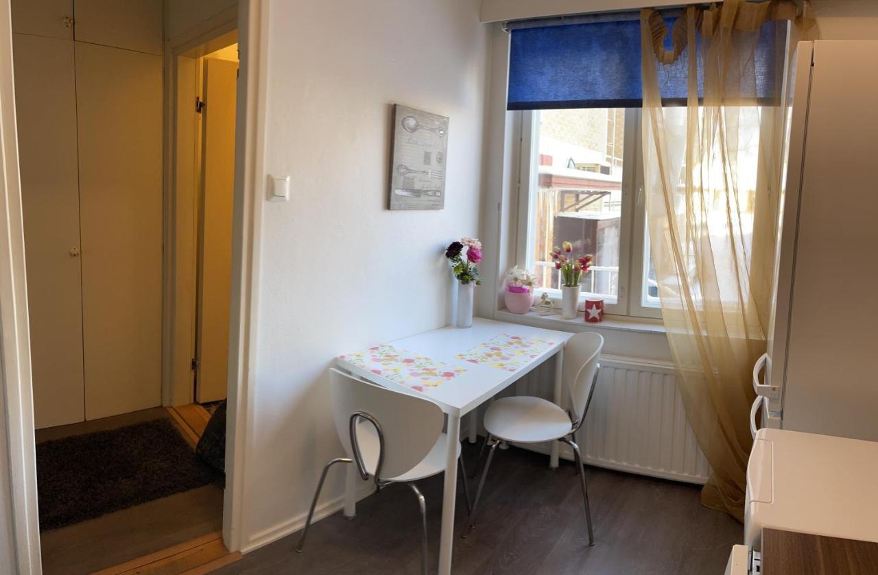Apartamento Yksioe 1 Km Jokirannasta Foeriltae/ 2 Km Torilta Turku Exterior foto